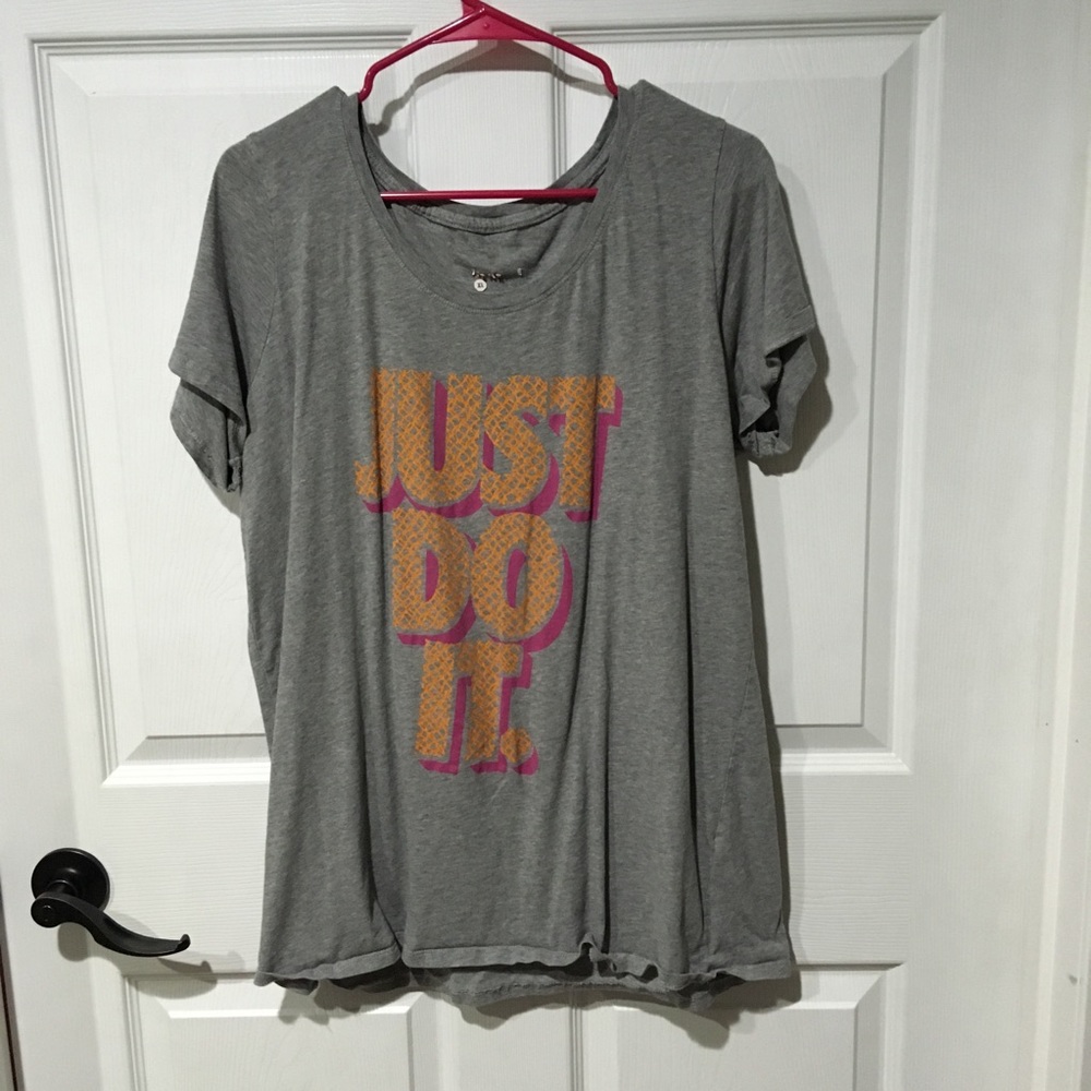 “Just Do It” Nike Grey T-Shirt